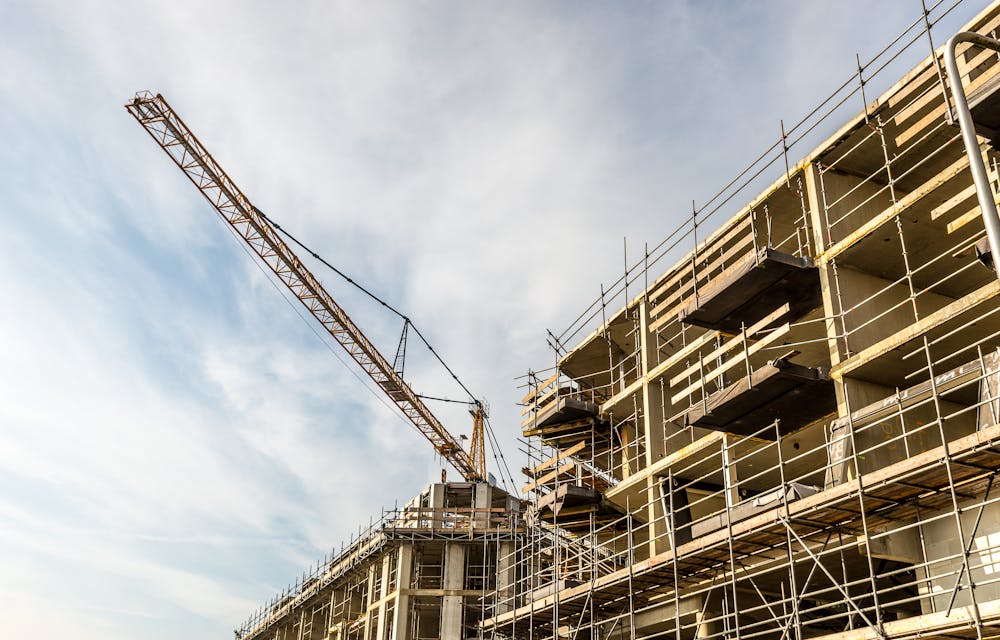 Todo Riesgo Construcción: obra con grúa
