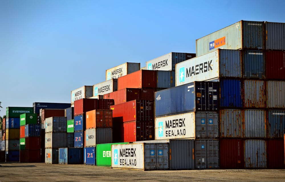 Transporte y Carga: contenedores de mercadería